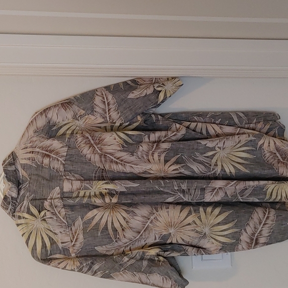 Men's Hawaiian Shirt - Picture 4 of 6